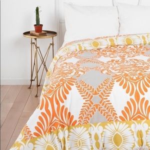 Urban Outfitters Full\Queen Duvet cover and shams